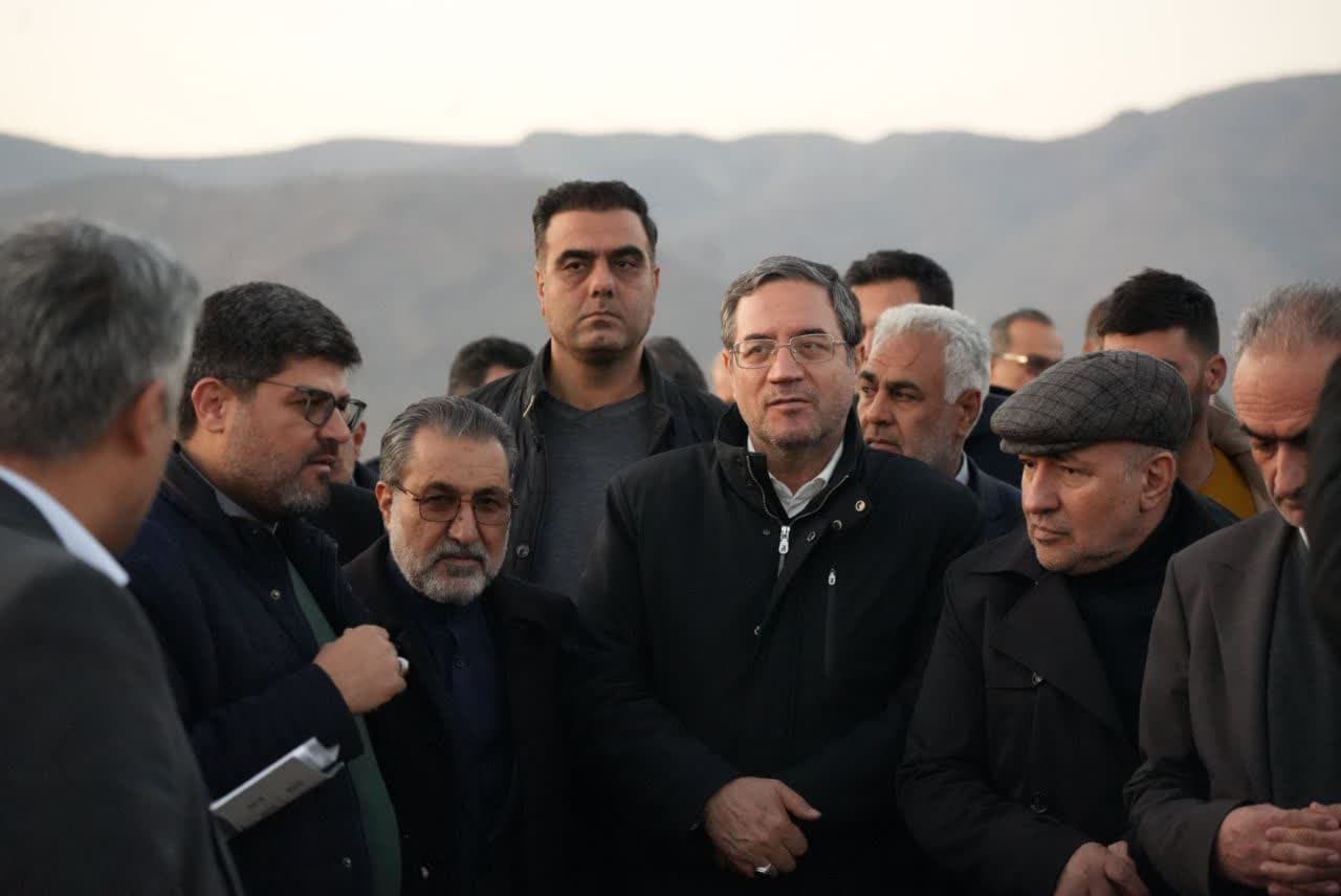 آلبوم تصویری / بازدید استاندار آذربایجانغربی از بزرگترین باغ گردو و پسته خاورمیانه در منطقه آزاد ماکو